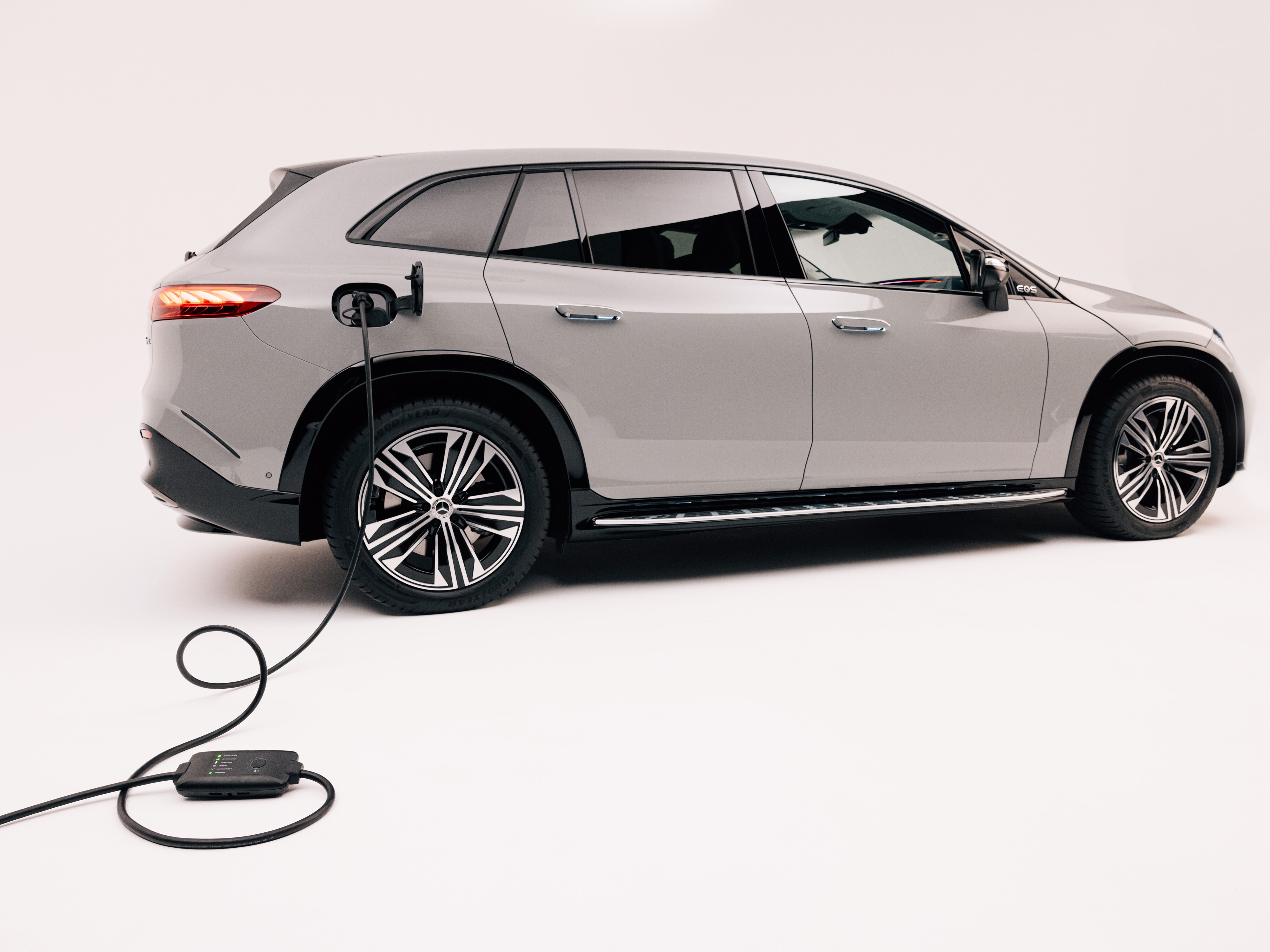 EIn AUto das geladen wird