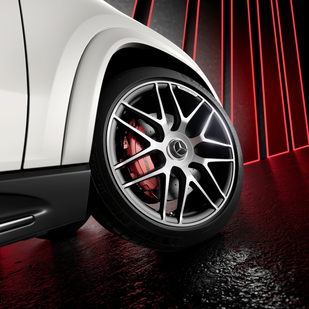 AMG Schmiederäder im Kreuzspeichen-Design