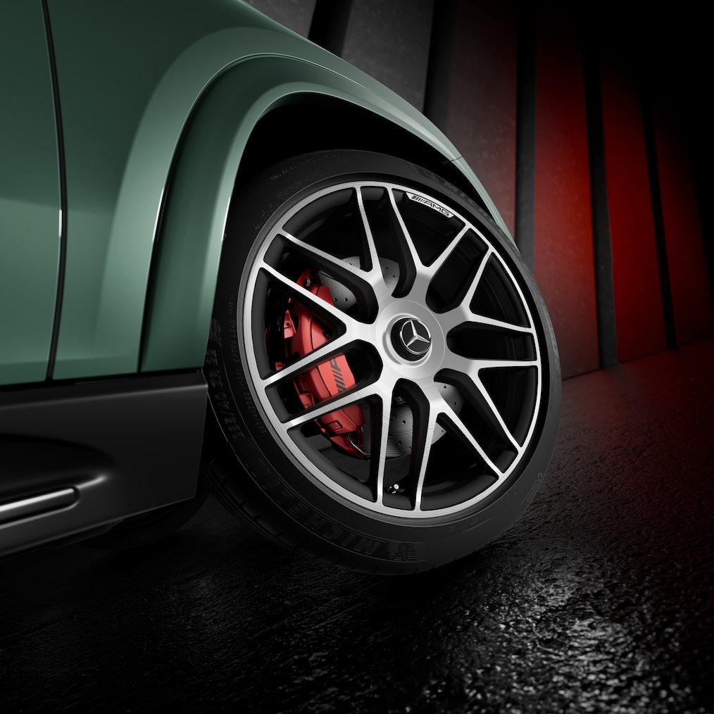 AMG Schmiederäder im Kreuzspeichen-Design