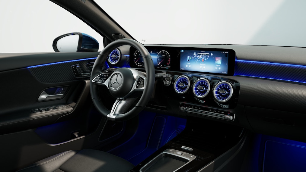So funktioniert das Digitale Extra MBUX Augmented Reality für Navigation im Mercedes-Benz CLA Coupé.