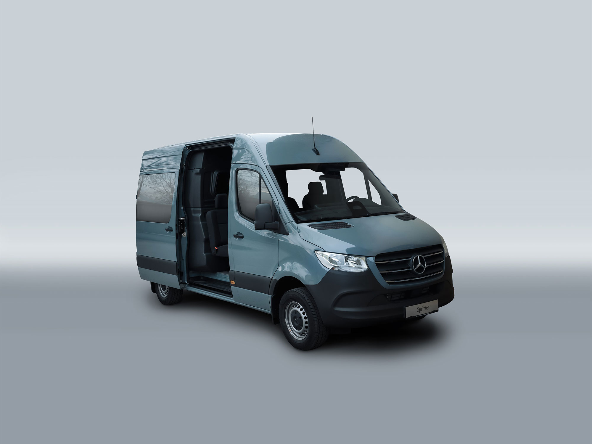 Sprinter Kastenwagen fährt auf die Baustelle.