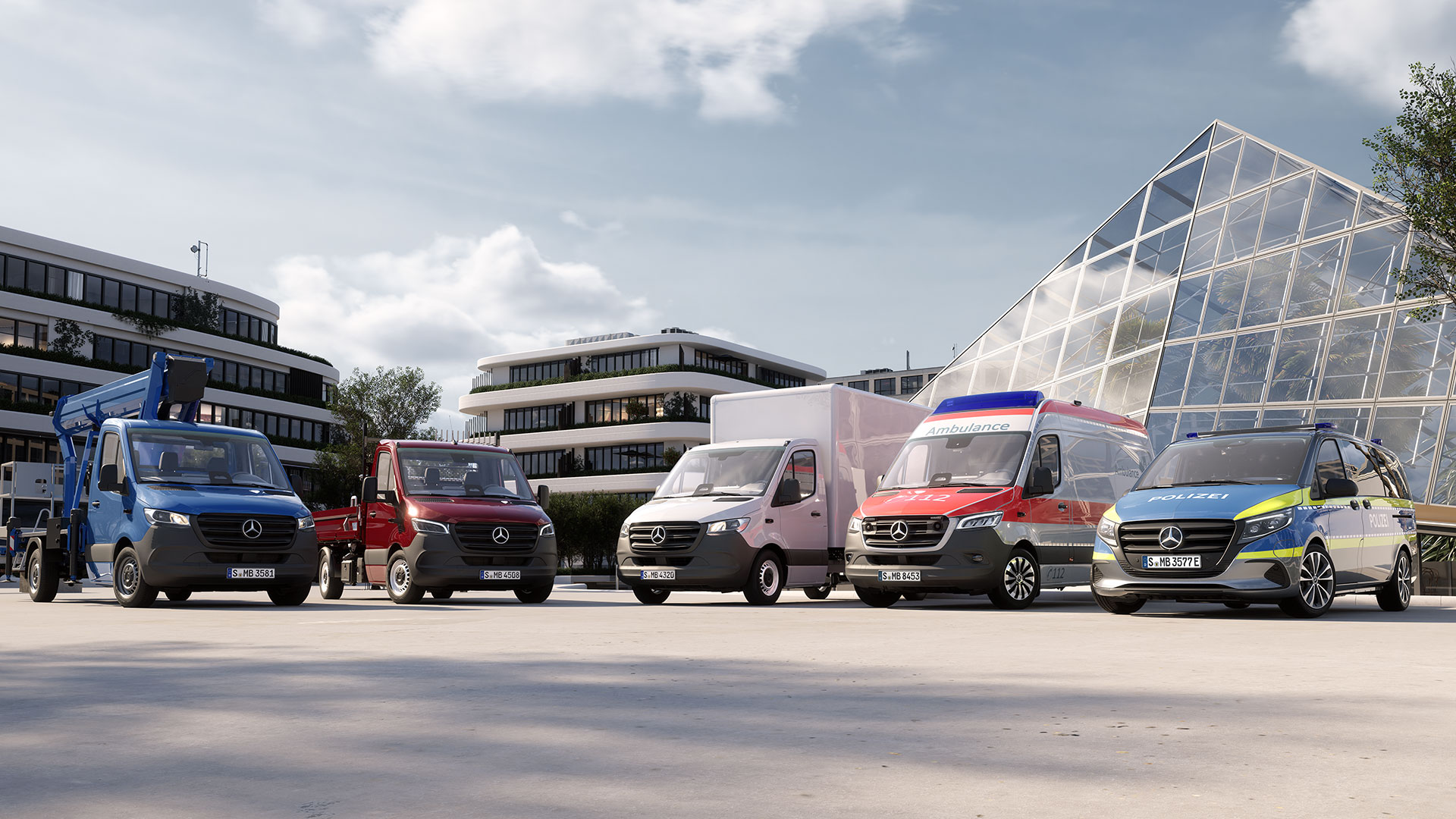 Mercedes‑Benz Transporter mit unterschiedlichen Auf‑ und Umbauten im Arbeitseinsatz. Mehrere Mercedes‑Benz Transporter mit individuellen Auf‑ und Umbaulösungen stehen nebeneinander auf einem Platz vor moderner Architektur, darunter Fahrzeuge für Logistik, Bau, Handwerk und Gewerbe.