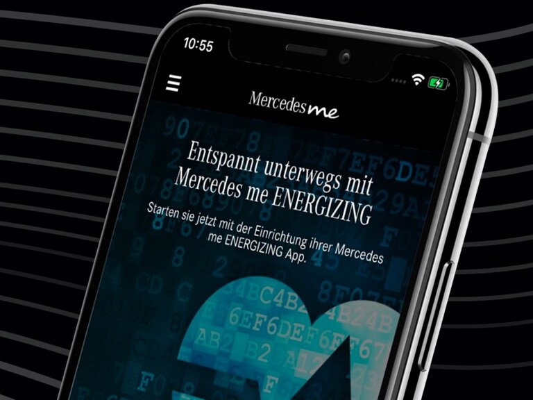 Die Mercedes-Benz ENERGIZING App ist auf einem Smartphone geöffnet und zeigt die ersten Schritte zur Einrichtung an.