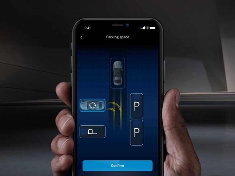 Der Remote Park-Assistent von Mercedes me.