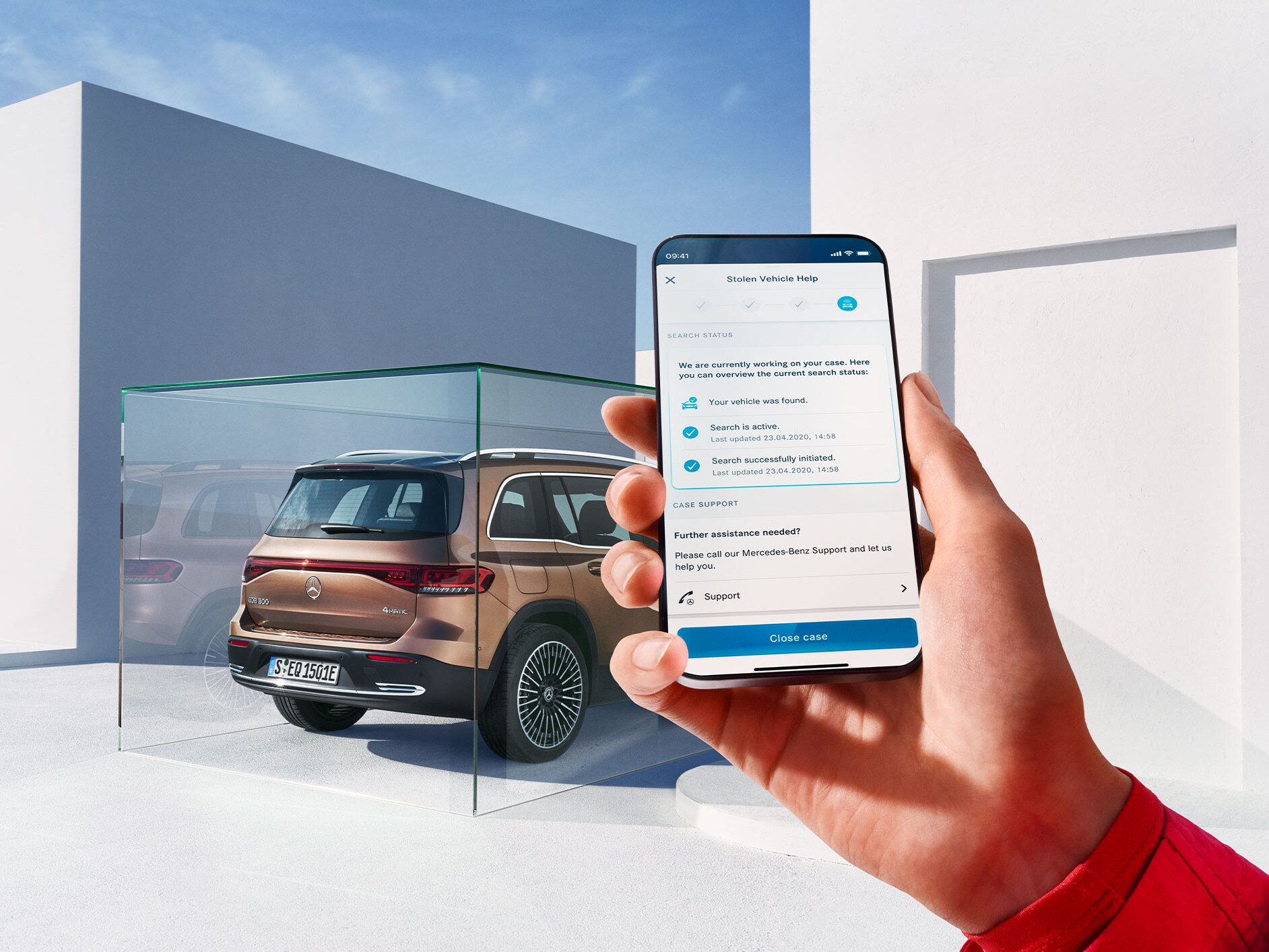 Auf einem Smartphone wird per Digitalem Extra GUARD 360° Hilfe bei einem Fahrzeugdiebstahl angeboten.