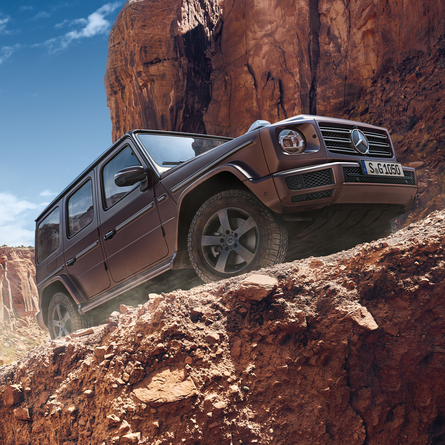 G-Klasse | Mercedes-Benz Frontansicht der Mercedes-Benz G-Klasse in den Bergen.