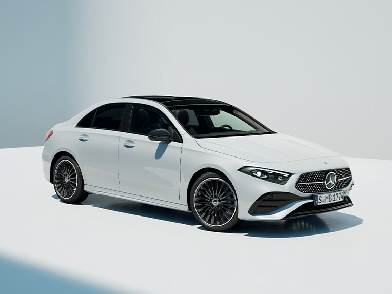 Die A-Klasse Limousine von Mercedes-Benz in einer Frontansicht.