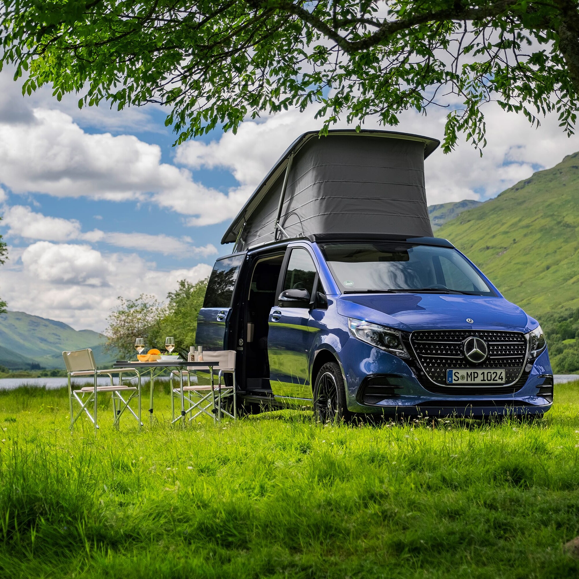 Der Mercedes-Benz Marco Polo wurde an einem berühmten Reiseziel präsentiert und vereint stilvolles Design mit erstklassigem Reisekomfort und vielseitigen Campingmöglichkeiten.