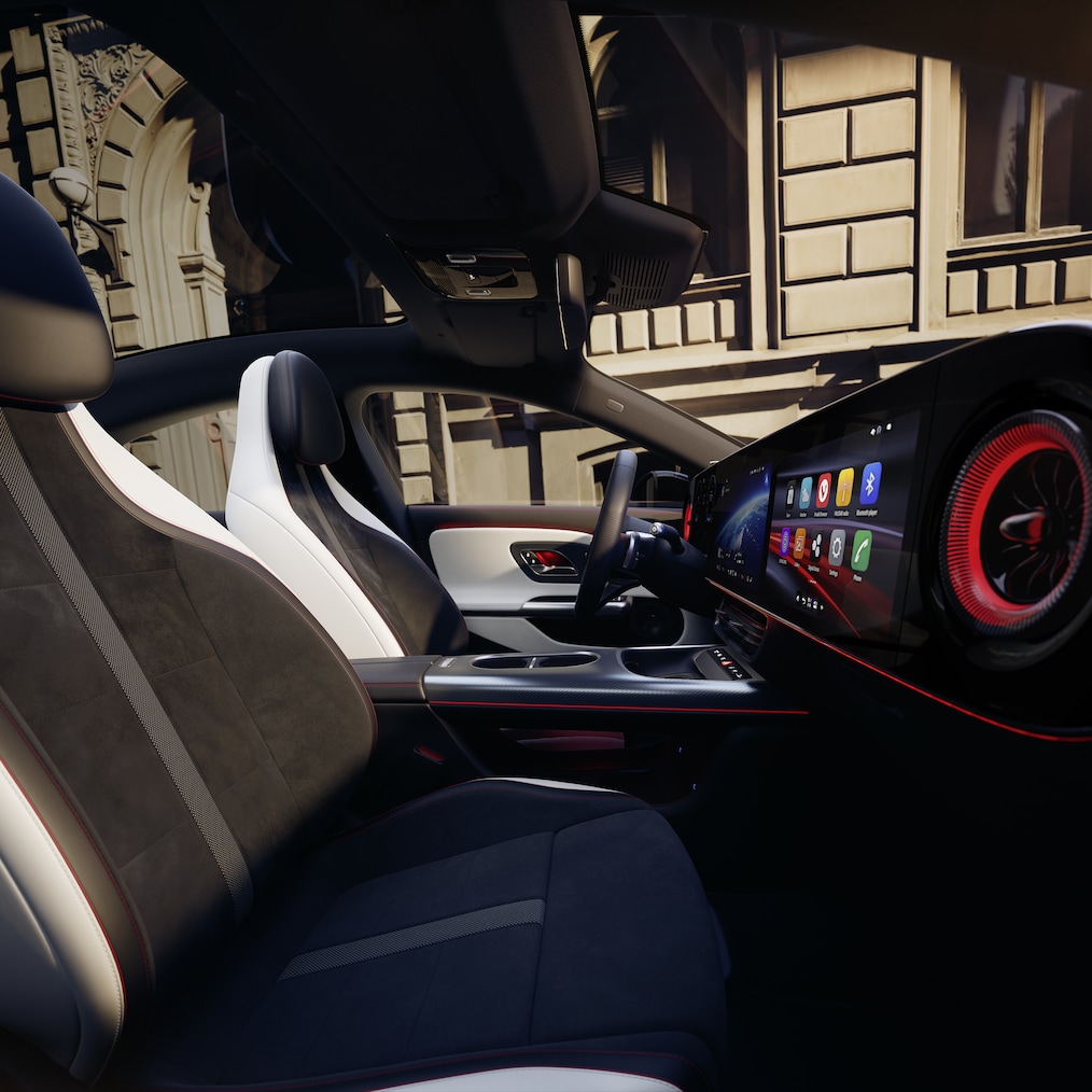 Innenraum des Mercedes-Benz CLA C174 mit MBUX Superscreen und Sportsitzen.