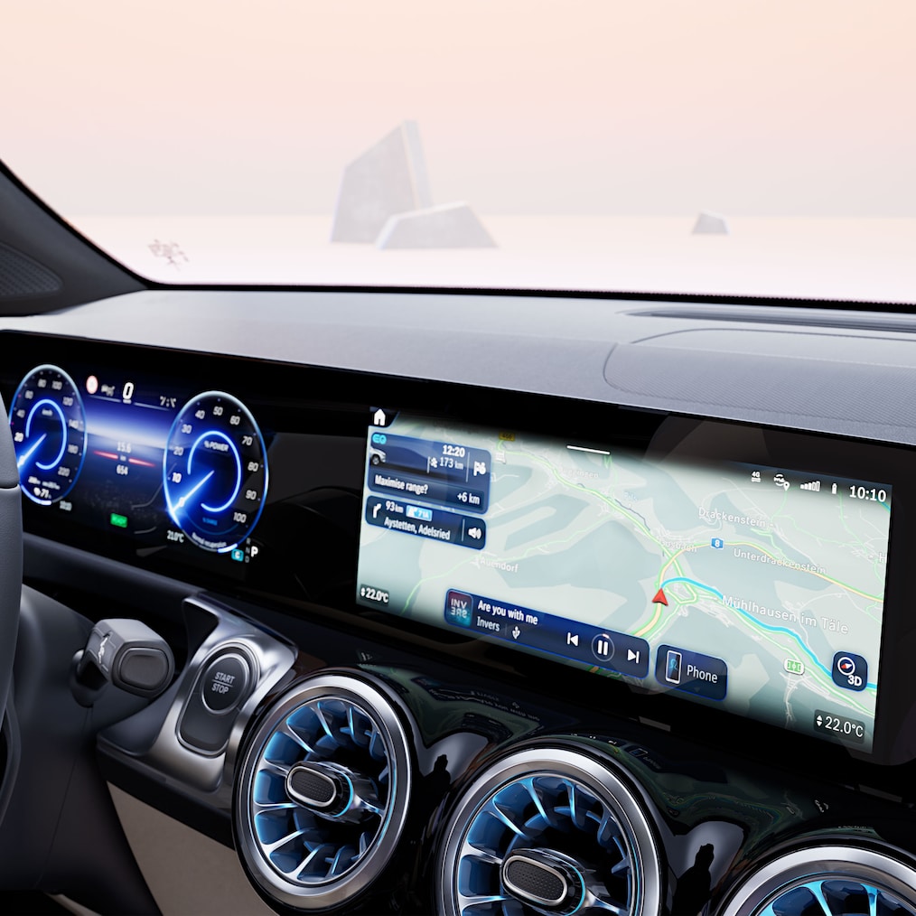 Anzeige der Navigationsfunktionen auf dem Fahrzeugdisplay.