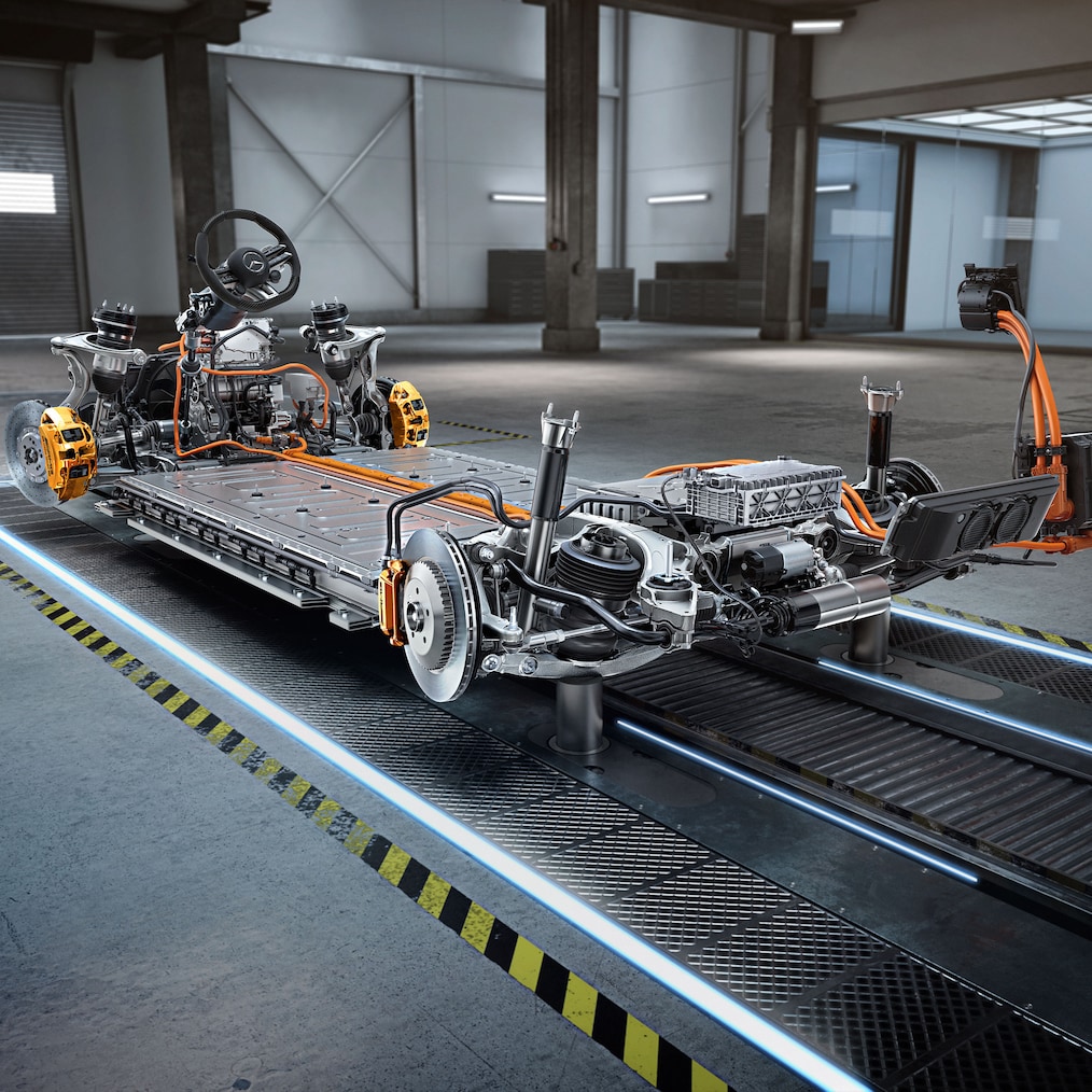 Das Fahrgestell mit Antriebsstrang des Mercedes-AMG EQE 53 4MATIC+ SUV.