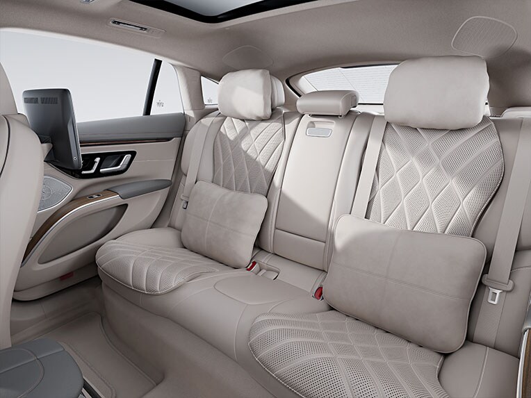 Das ENERGIZING Fond Paket in der EQS Limousine von Mercedes-Benz.