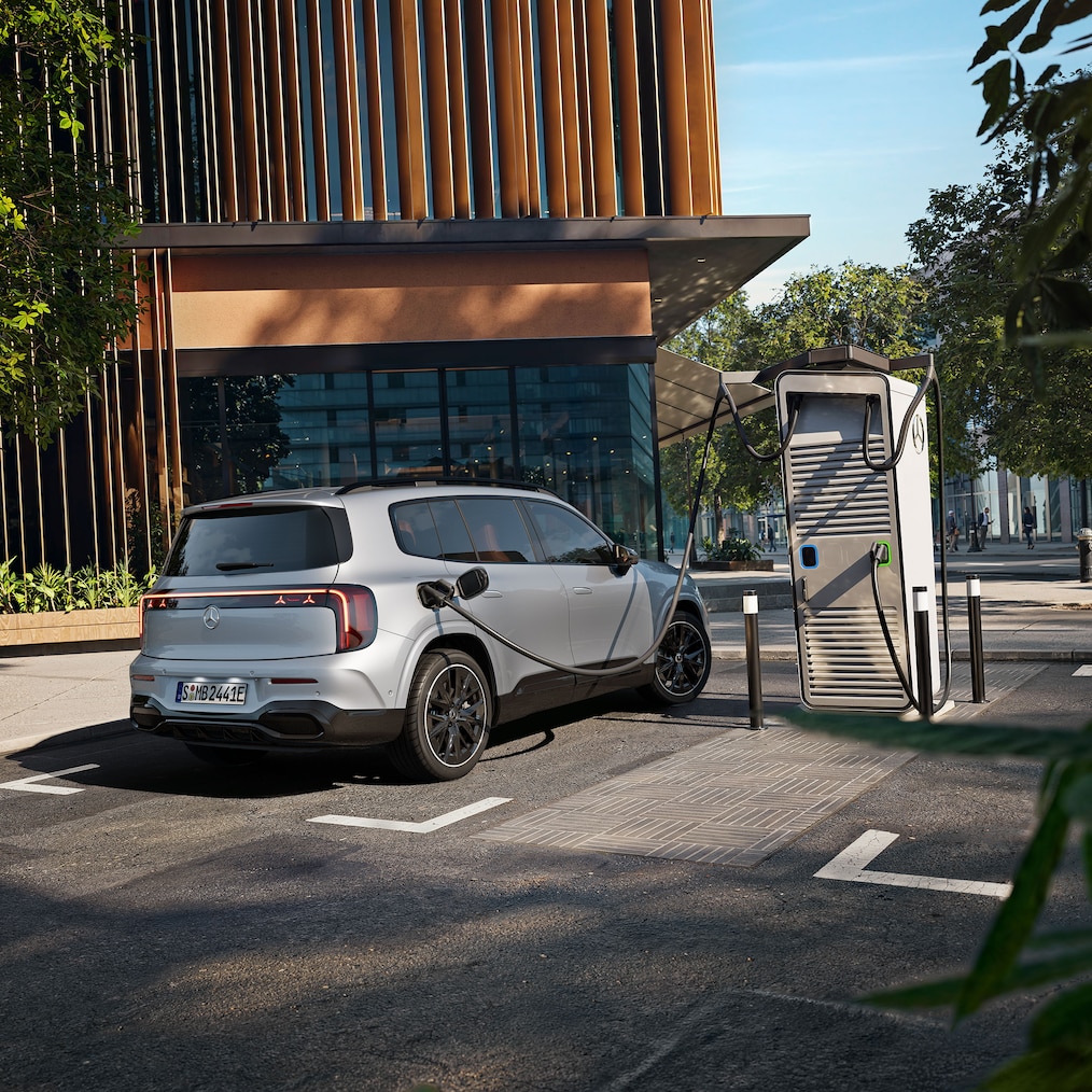 Der völlig neue elektrische GLB mit Schnelllademodus.