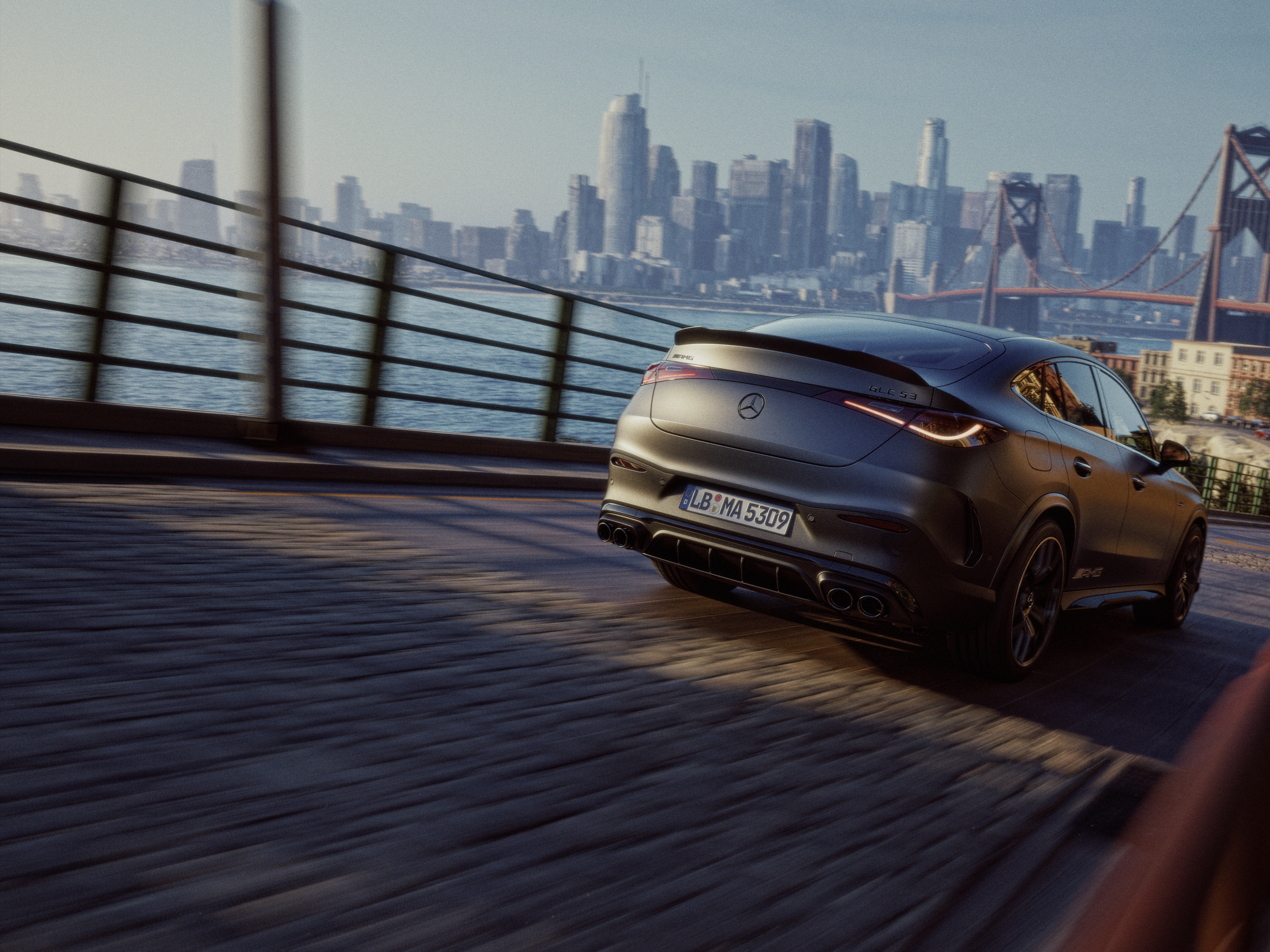 Performance | GLC | Mercedes-AMG Die Leistung des neuen Mercedes-AMG GLC Coupé.