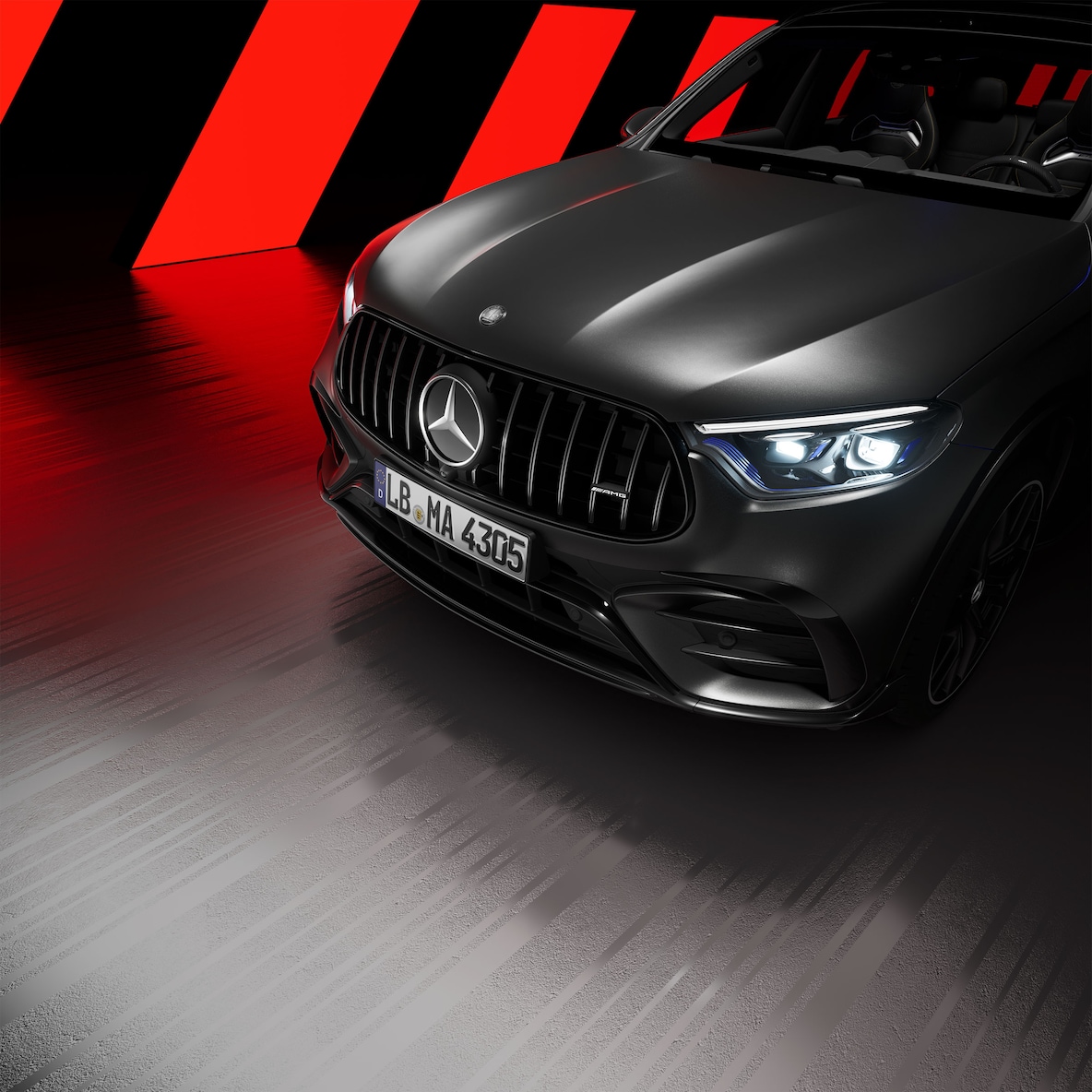 Frontpartie seitlich: AMG GLC 63 S E Performance mit Night-Paket Exterieur.