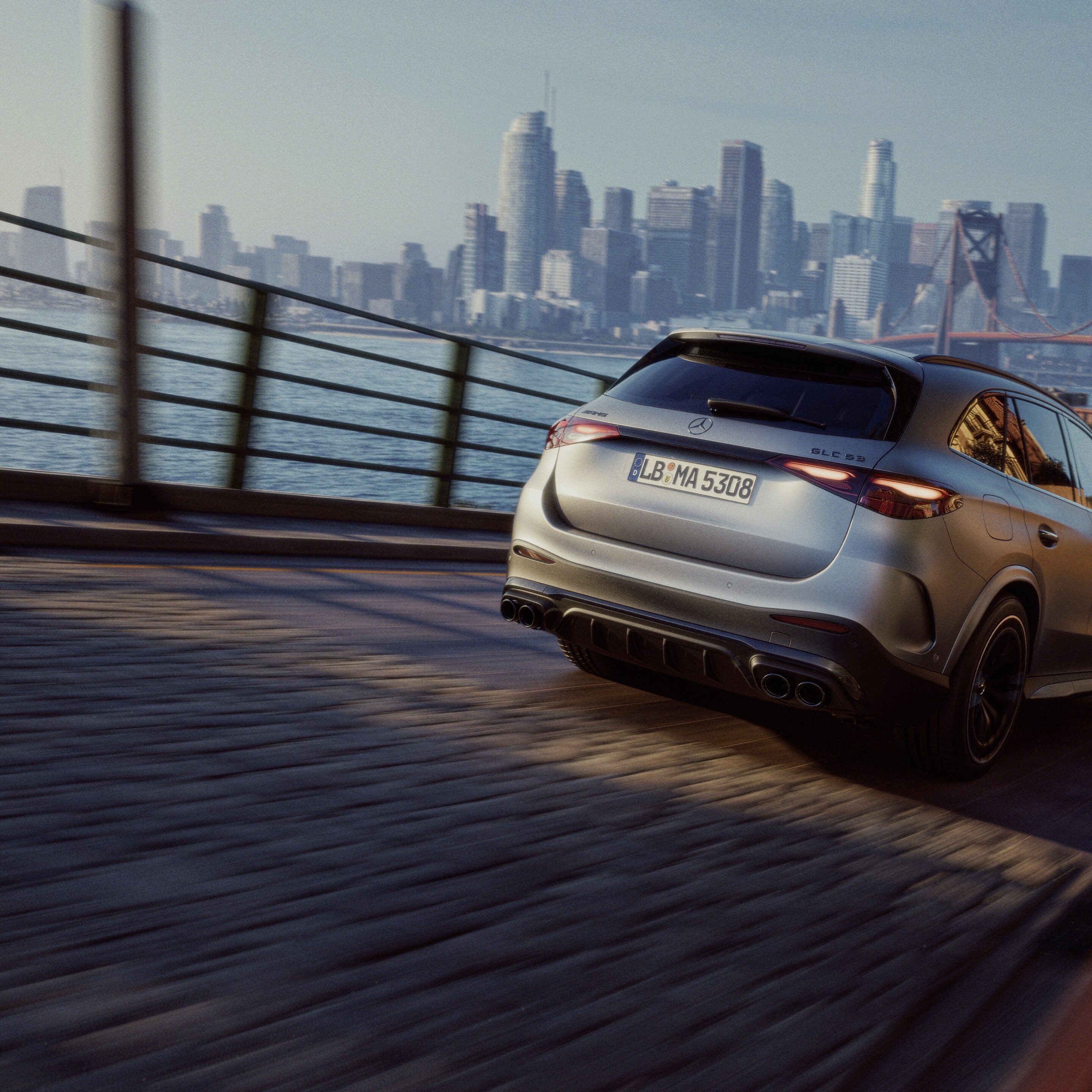 Die Performance des neuen Mercedes-AMG GLC SUV.