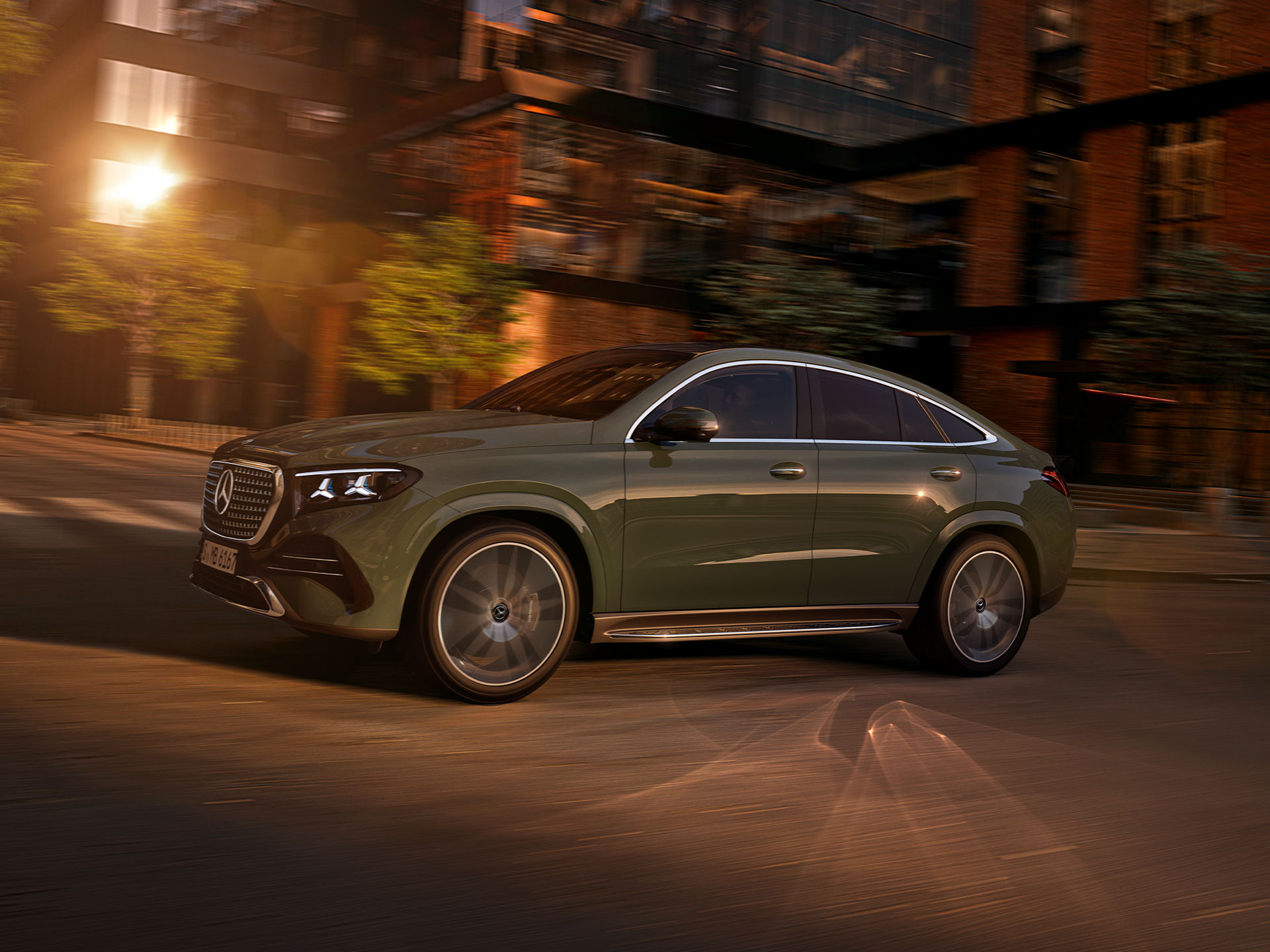 Fahren | GLE Coupé | Mercedes-Benz Das neue GLE Coupé von Mercedes-Benz.
