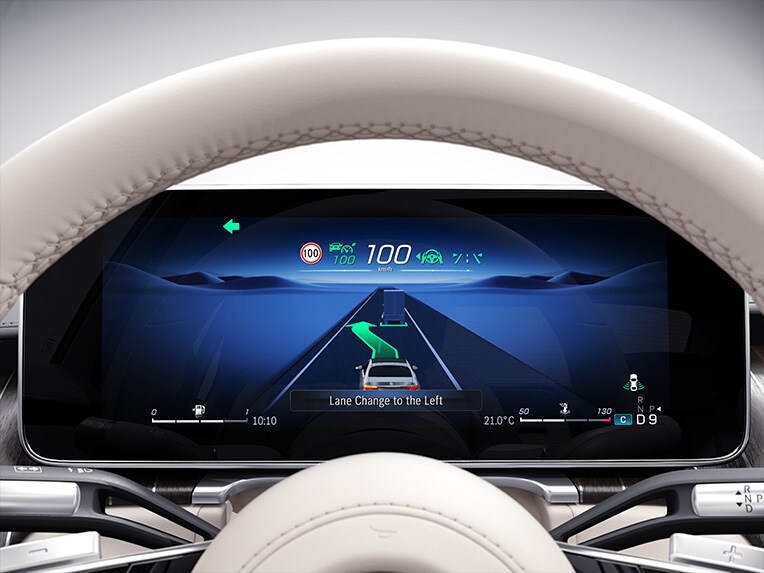 Das 3D Fahrerdisplay in der Mercedes-Maybach S-Klasse.
