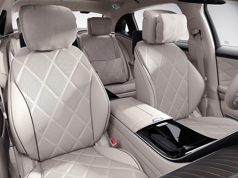 Das Interieur der Mercedes-Maybach S-Klasse mit MANUFAKTUR Leder-Paket.