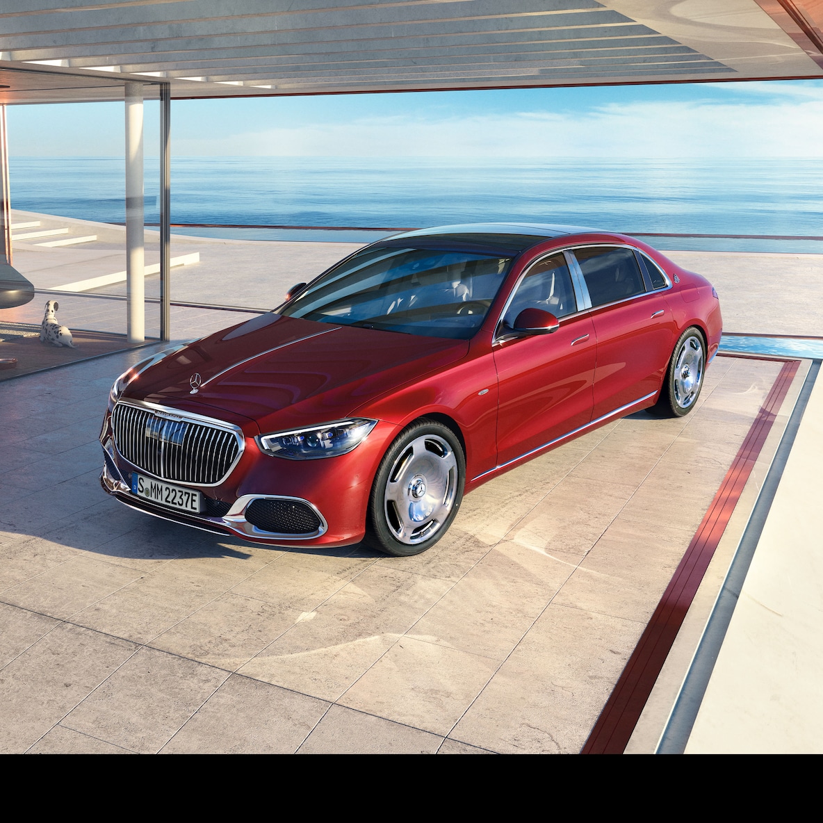 Die Mercedes-Maybach S-Klasse in einer seitlichen Frontansicht.