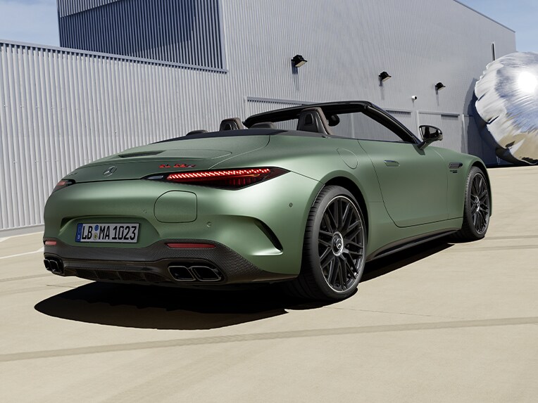 Seitliche Heckansicht eines Mercedes-AMG SL Roadsters.