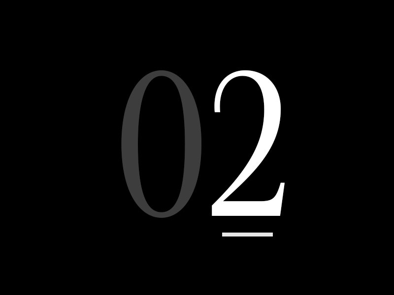 Eine große Zahl „02“.