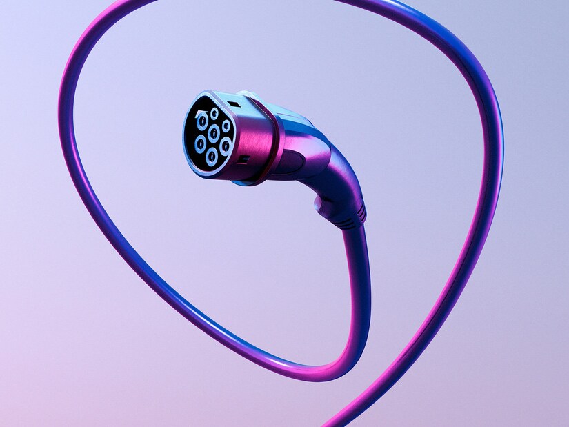 Ein Typ-2-Ladekabel für den Anschluss an eine Haushaltssteckdose