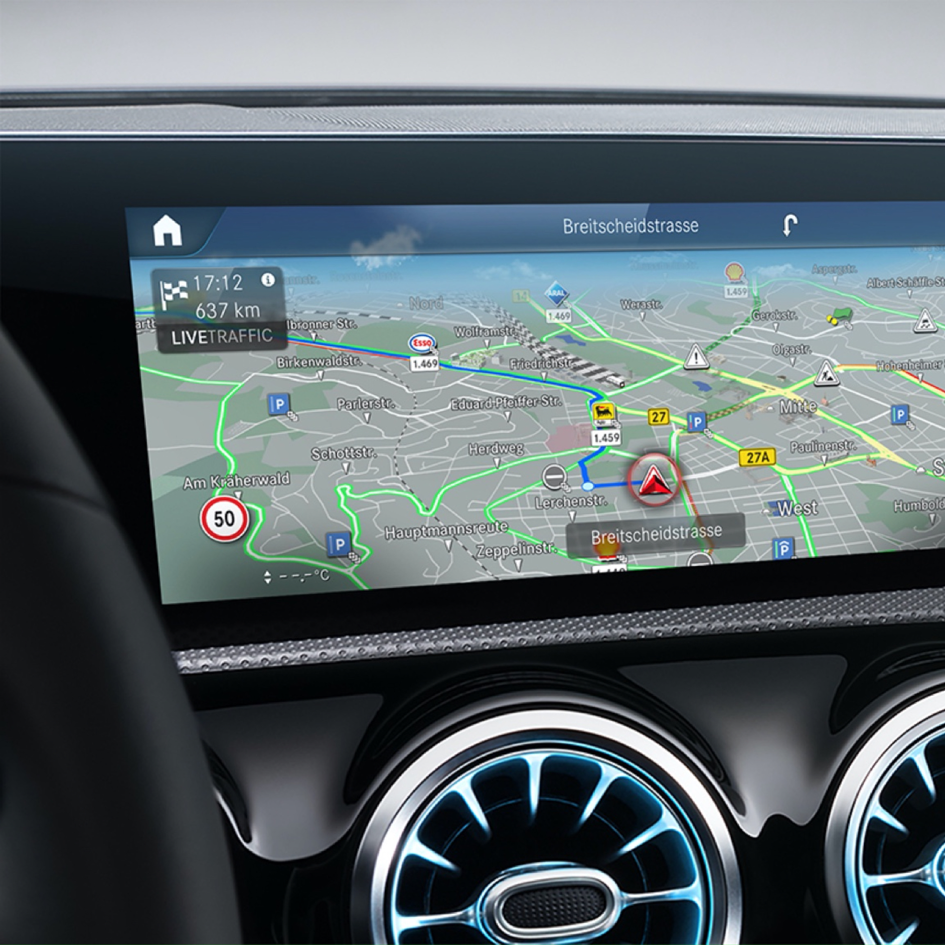 Car-to-X Communication | Excellence Paket | Mercedes-Benz Auf dem Display des MBUX Multimediasystems werden per Digitalem Extra Car-to-X Communication potenzielle Gefahren auf der Route angezeigt.