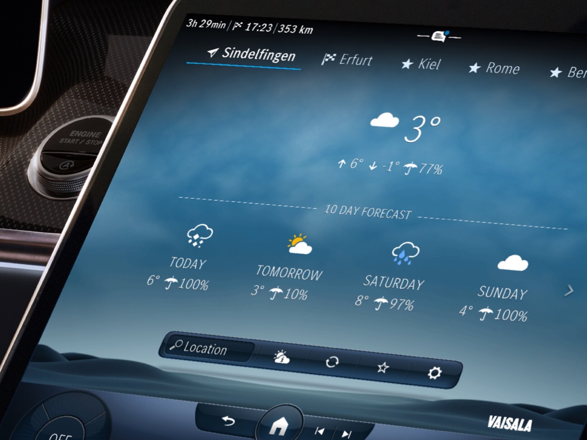Das MBUX Multimediasystem zeigt dank des Digitalen Extras Wetterkarte das Wetter am Zielort.
