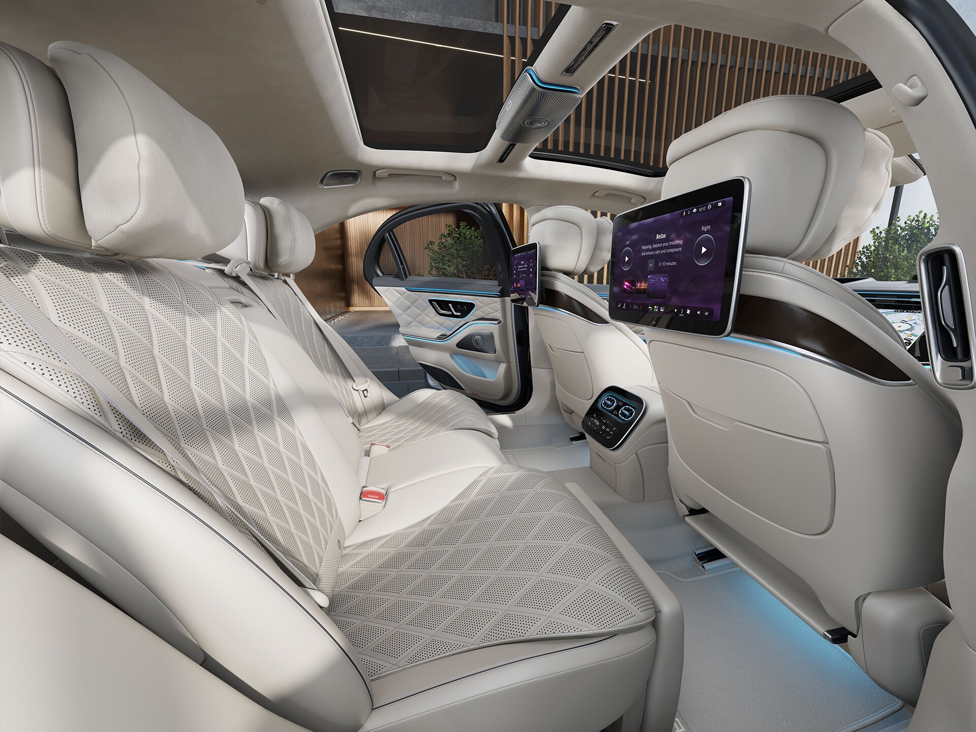 Interieuransicht eines Mercedes-Benz Autos.