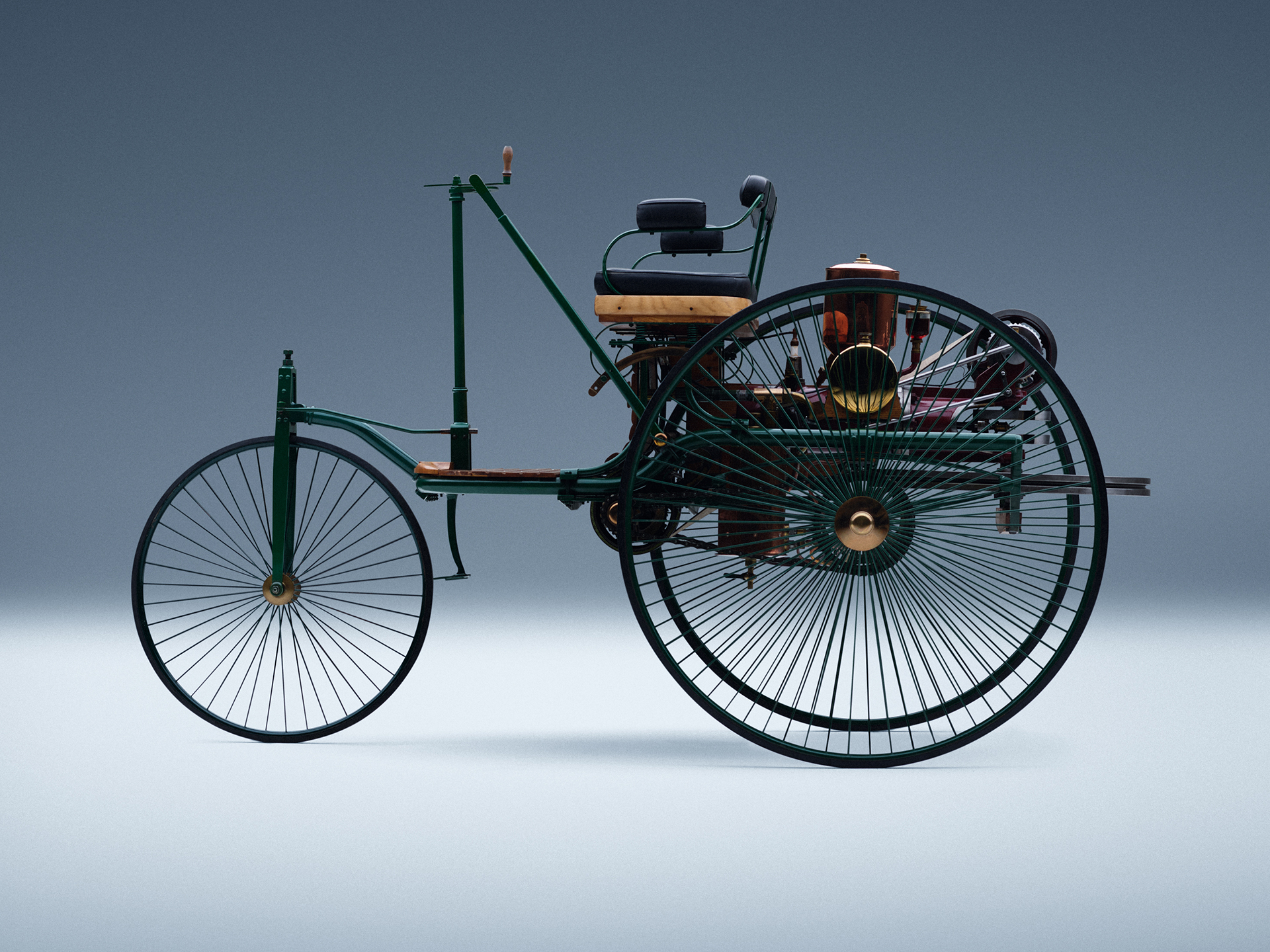 Innovation | Mercedes-Benz Seitenansicht des ersten Mercedes-Benz Automobils.