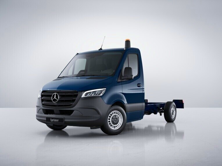Das Mercedes-Benz Sprinter Fahrgestell in der Ausstattungslinie BASE.