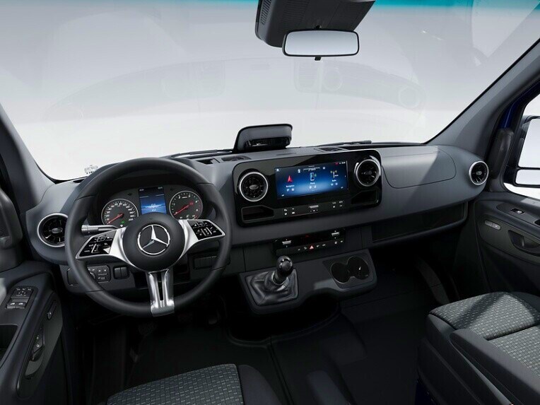 Die Fahrerkabine des Mercedes-Benz Sprinter Fahrgestells in der Ausstattungslinie SELECT.