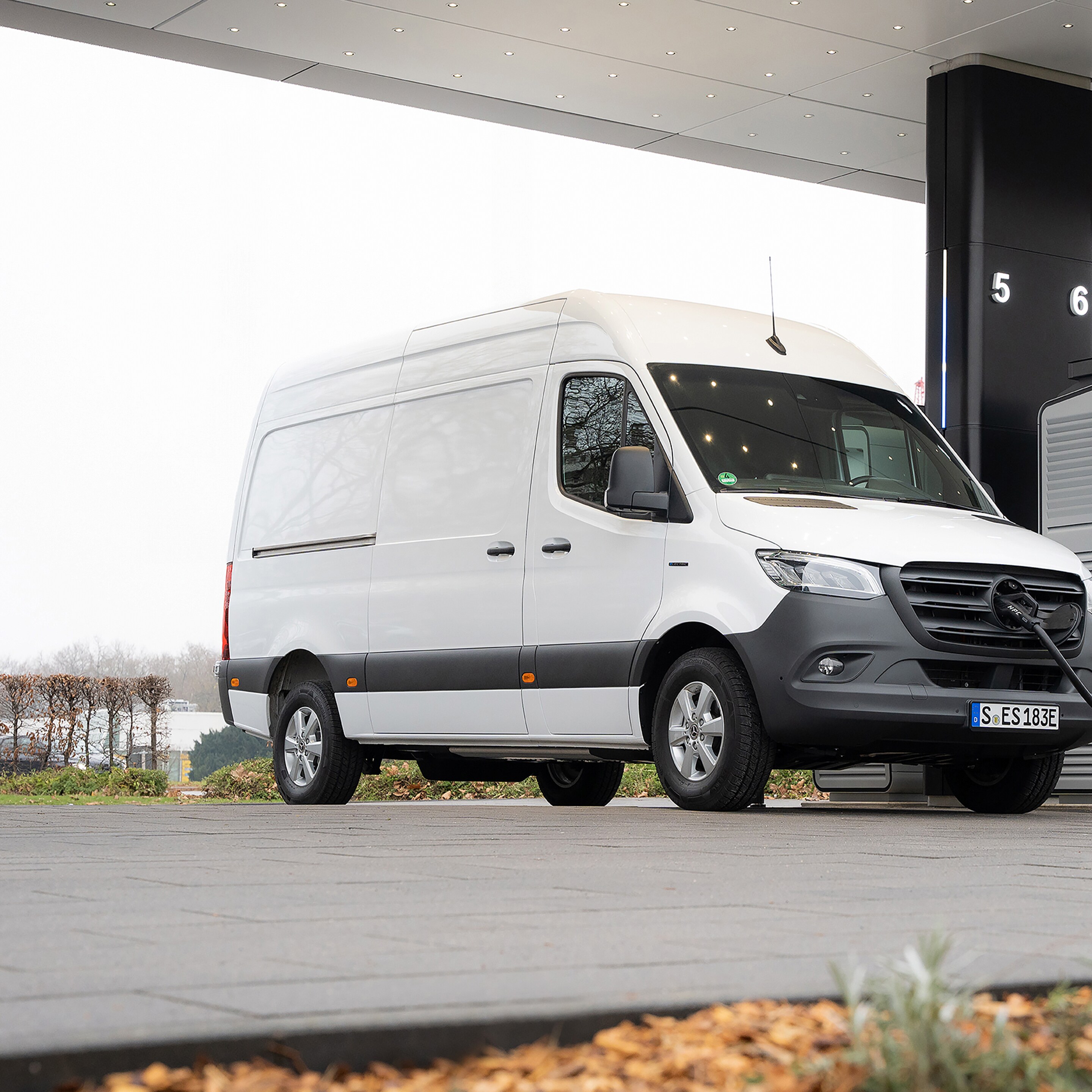 Laden unterwegs mit MB.CHARGE Public.