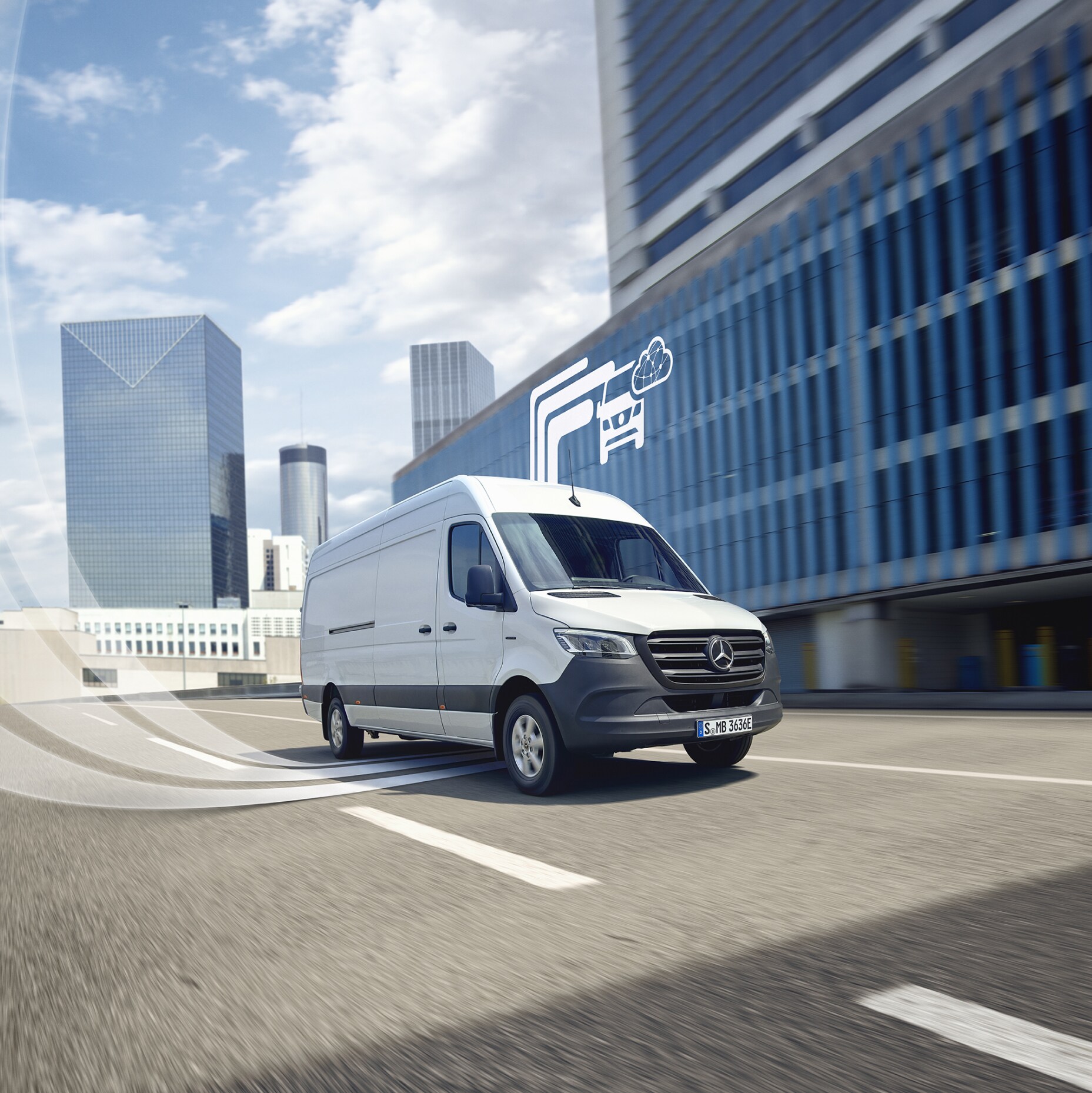 Ein Transporter von Mercedes-Benz mit grafischen Elementen, welche die Digitalen Extras darstellen.