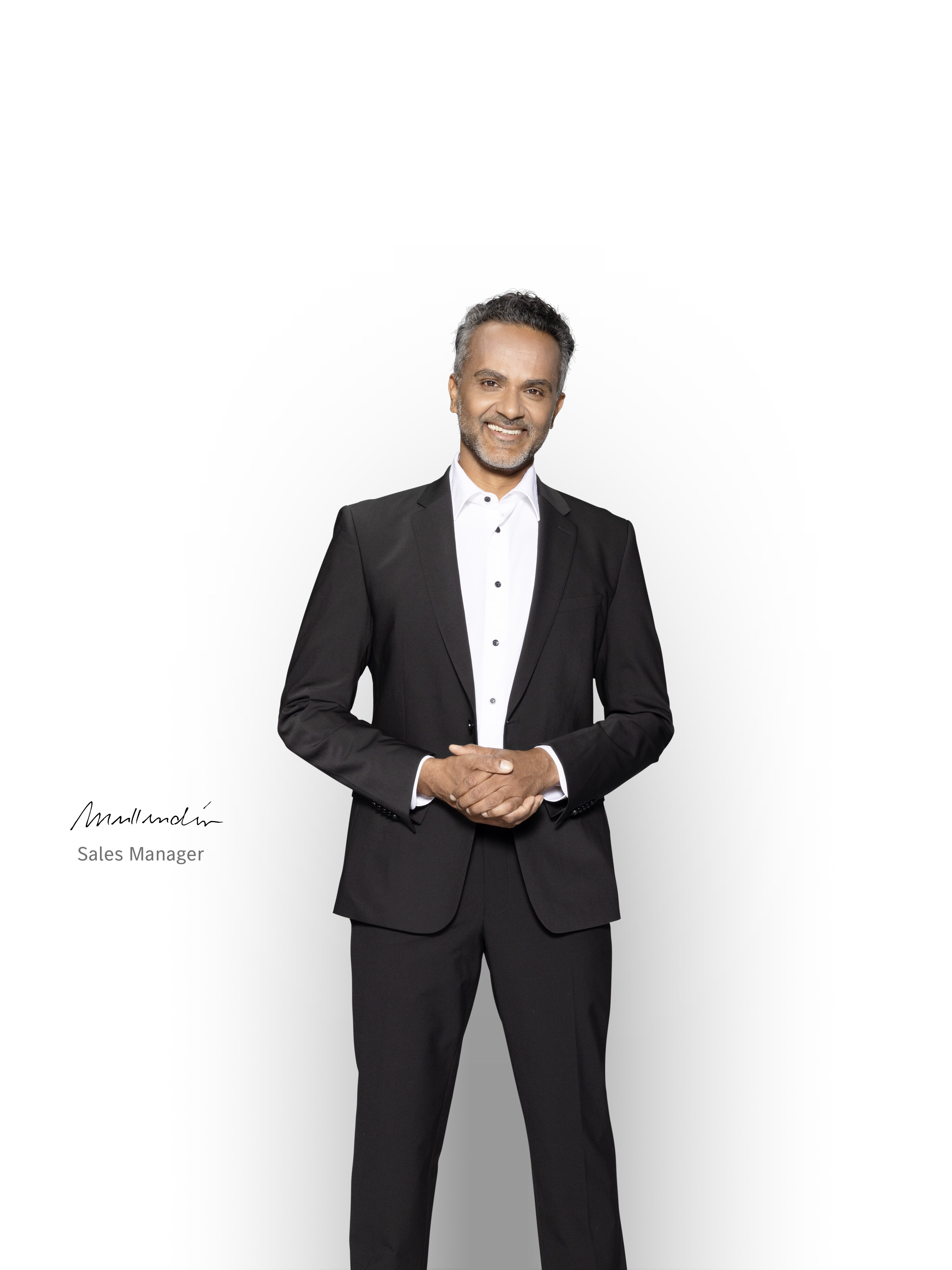 Kompetente Verkaufsberater stehen Ihnen mit einem Lächeln zur Seite und unterstützen Sie bei Ihrem Mercedes-Benz Elektro-Transporter.