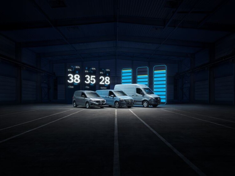 Der Mercedes-Benz eVito Kastenwagen beim Laden.